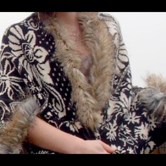 Stylish Relais cardigan with 🦊 faux fur - Picture 4 of 4